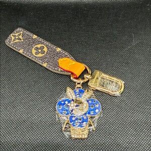 ✅ PRICE IS FIRM ✅ FASHION Keychain with Blue Crystal Fleur Charm